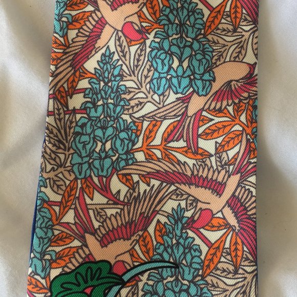 Louis Vuitton -Louis A Paris Bandeau- Silk Scarf - Picture 6 of 8